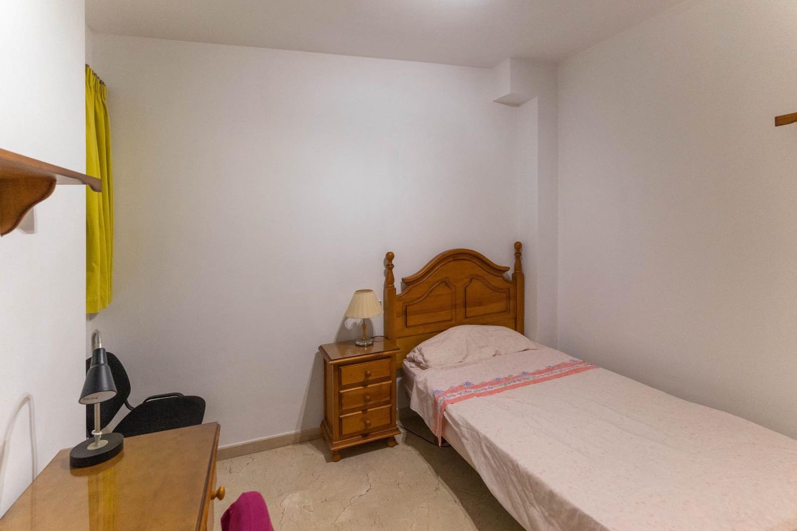 3 bedroom Flat for rent in Alhaurin el Grande with garage - € 950 (Ref: 9959797)