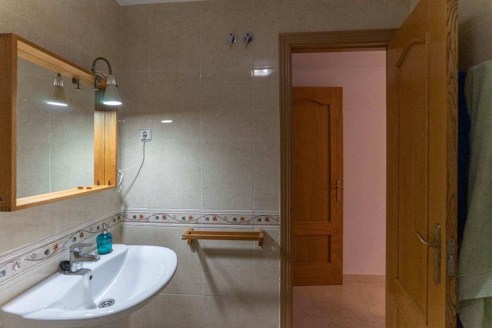 3 bedroom Flat for rent in Alhaurin el Grande with garage - € 950 (Ref: 9959797)