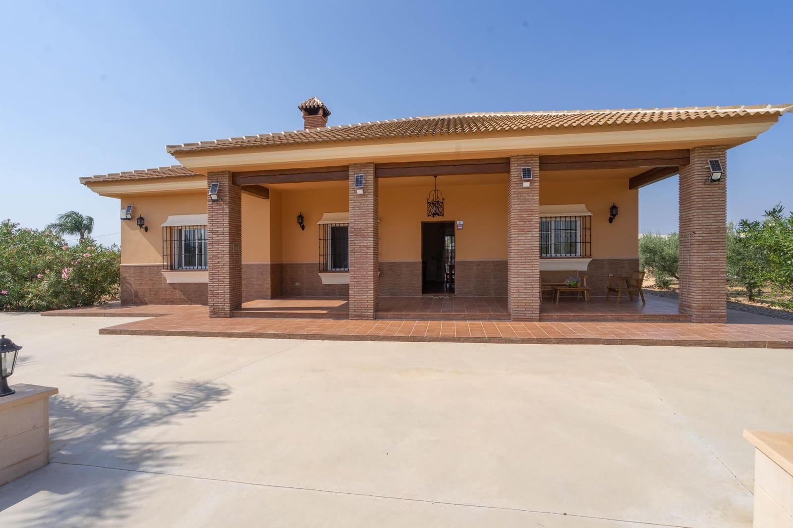 3 slaapkamer Villa te huur in Alhaurin el Grande met zwembad garage - € 2.100 (Ref: 9986878)