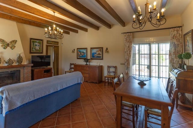 3 bedroom Villa for rent in Alhaurín el Grande with pool garage - € 2,100 (Ref: 9986878)