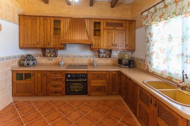 3 bedroom Villa for rent in Alhaurín el Grande with pool garage - € 2,100 (Ref: 9986878)