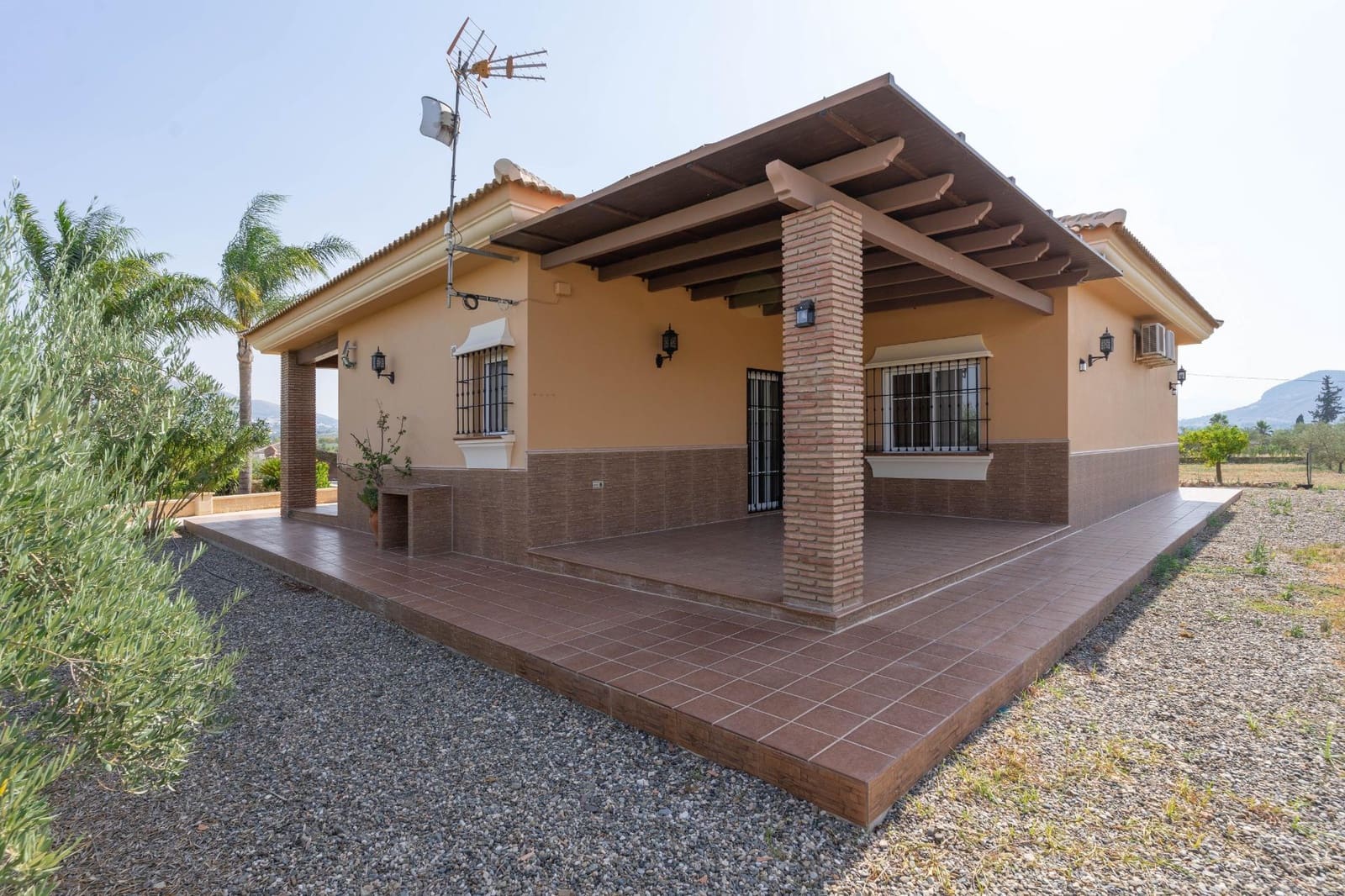 3 slaapkamer Villa te huur in Alhaurin el Grande met zwembad garage - € 2.100 (Ref: 9986878)