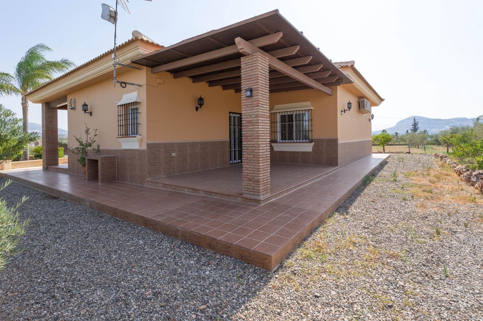 3 slaapkamer Villa te huur in Alhaurin el Grande met zwembad garage - € 2.100 (Ref: 9986878)