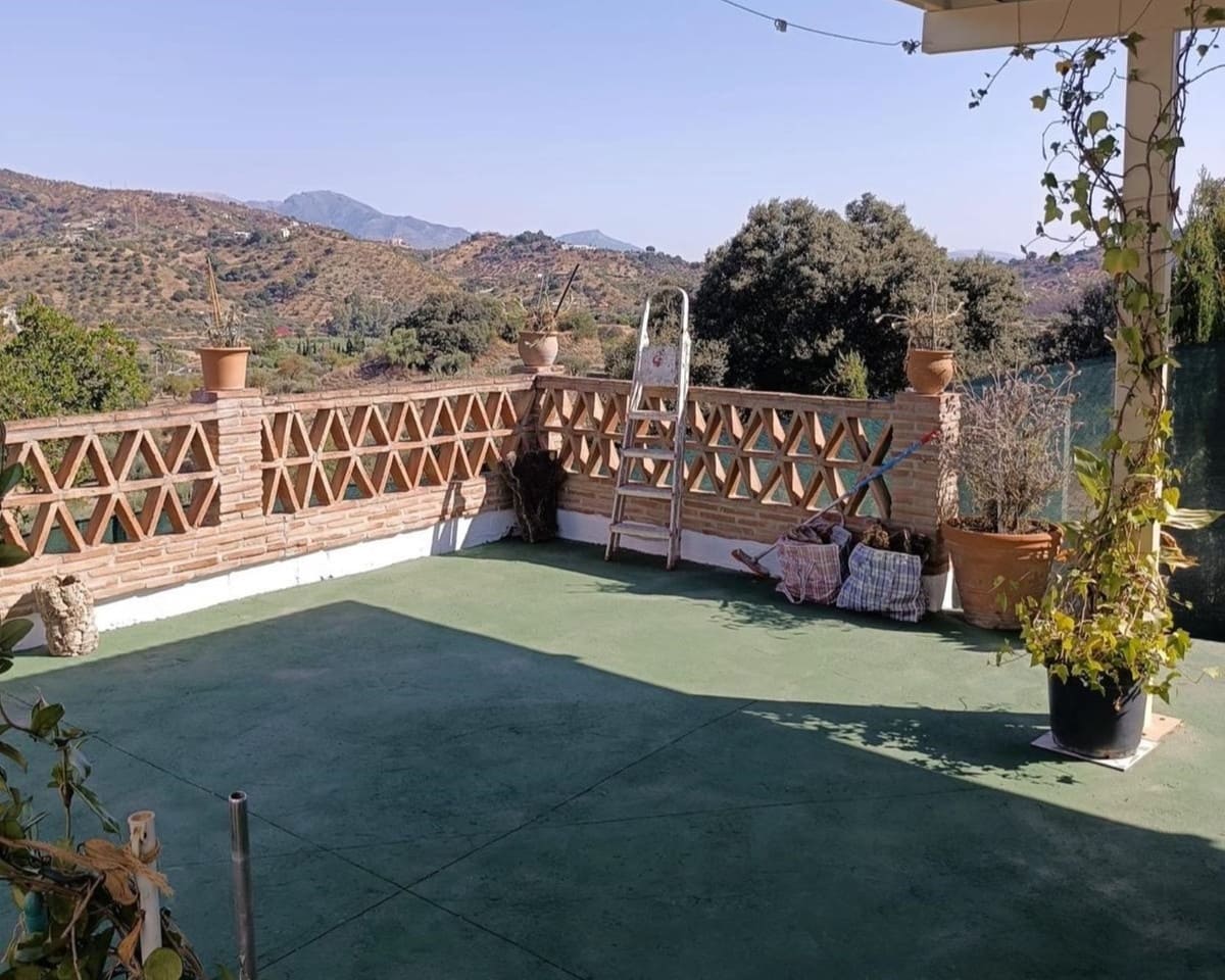 4 bedroom Finca/Country House for sale in Monda with pool garage - € 449,000 (Ref: 10057391)