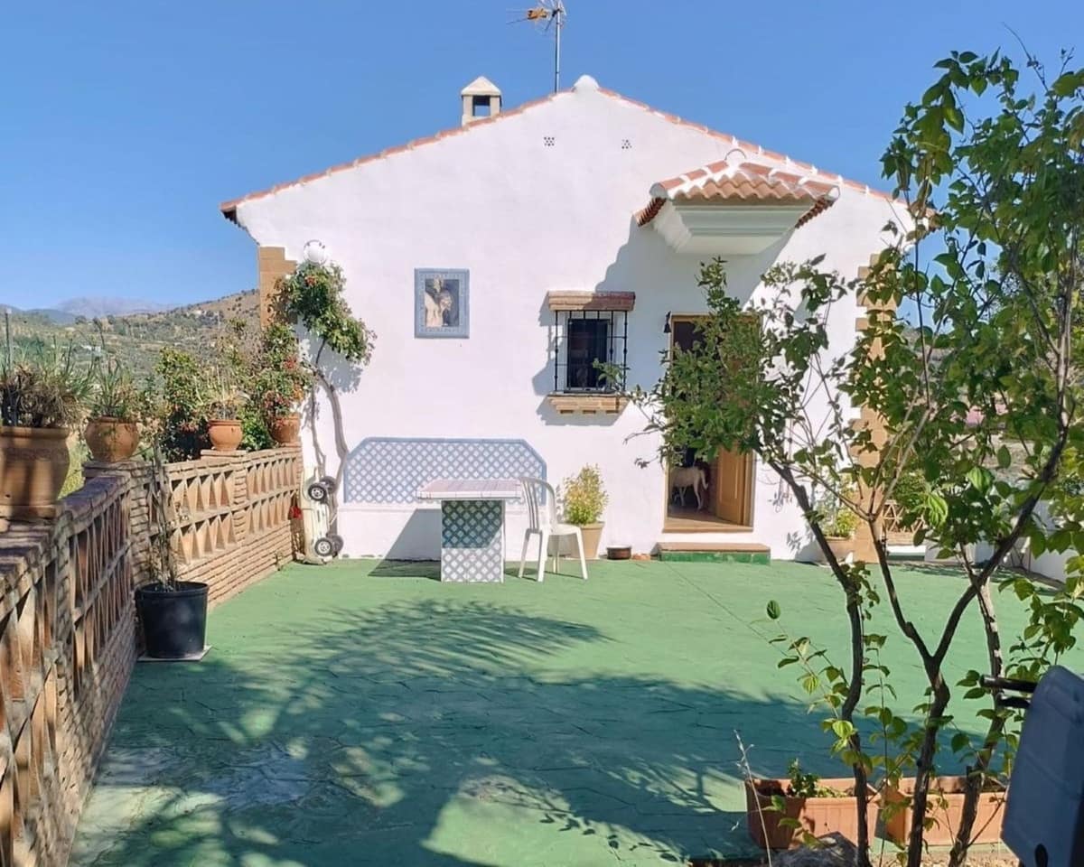 4 bedroom Finca/Country House for sale in Monda with pool garage - € 449,000 (Ref: 10057391)