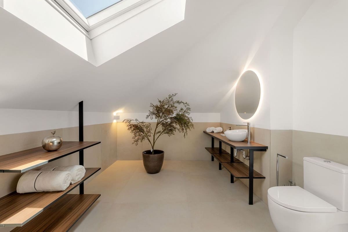 3 sypialnia Penthouse na sprzedaż w Nueva Andalucia z basenem garażem - 1 375 000 € (Ref: 10057393)