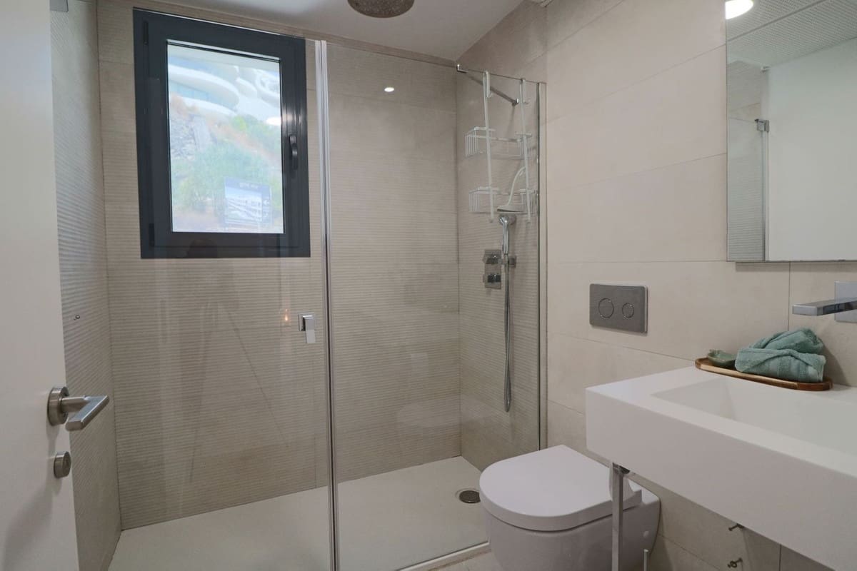 3 makuuhuone Kattohuoneisto myytävänä paikassa La Quinta mukana uima-altaan - 745 000 € (Ref: 10057395)