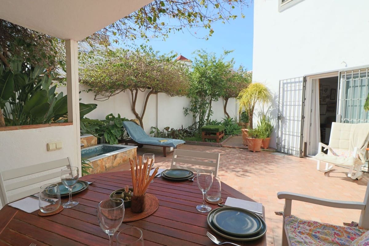 4 slaapkamer Huis te koop in Estepona met garage - € 768.000 (Ref: 10057396)