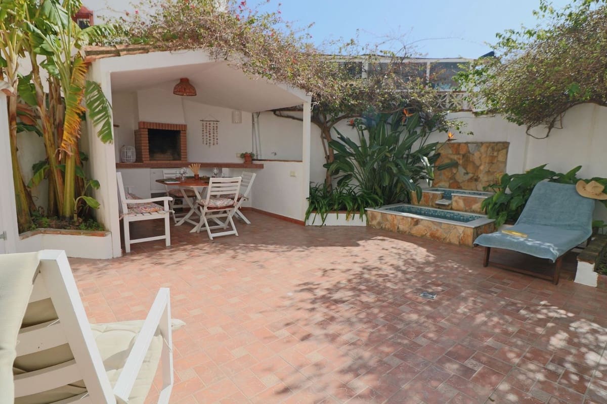 4 slaapkamer Huis te koop in Estepona met garage - € 768.000 (Ref: 10057396)