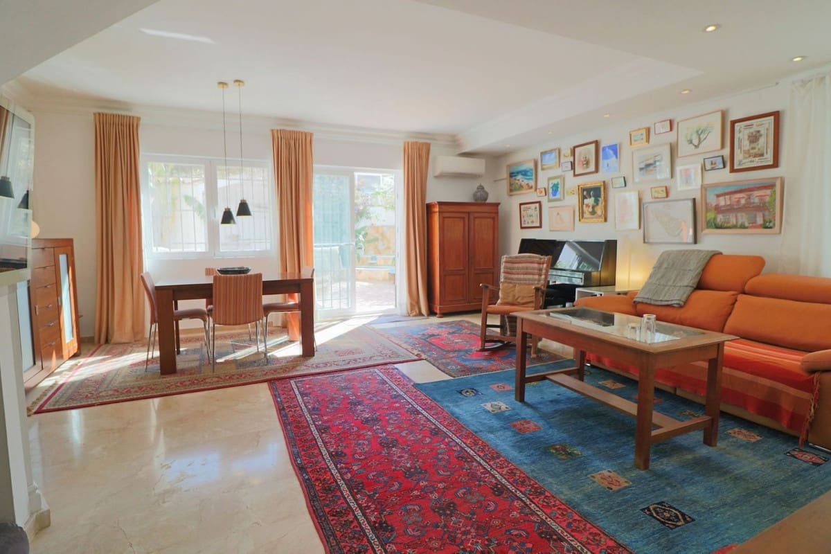4 slaapkamer Huis te koop in Estepona met garage - € 768.000 (Ref: 10057396)