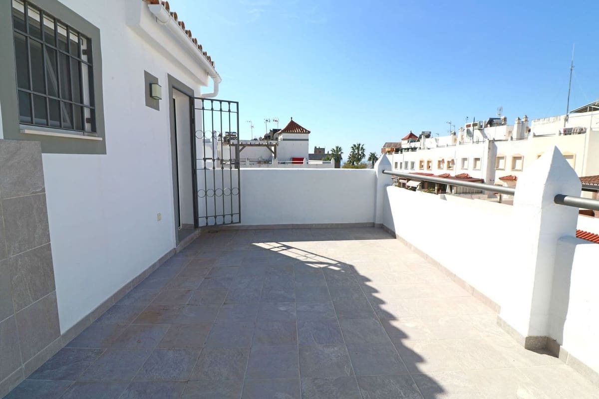4 slaapkamer Huis te koop in Estepona met garage - € 768.000 (Ref: 10057396)