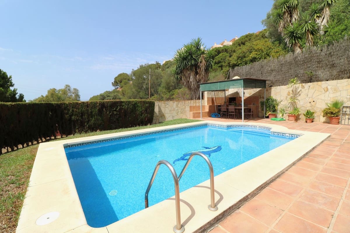 4 sypialnia Willa na sprzedaż w Elviria z basenem garażem - 1 250 000 € (Ref: 10057397)