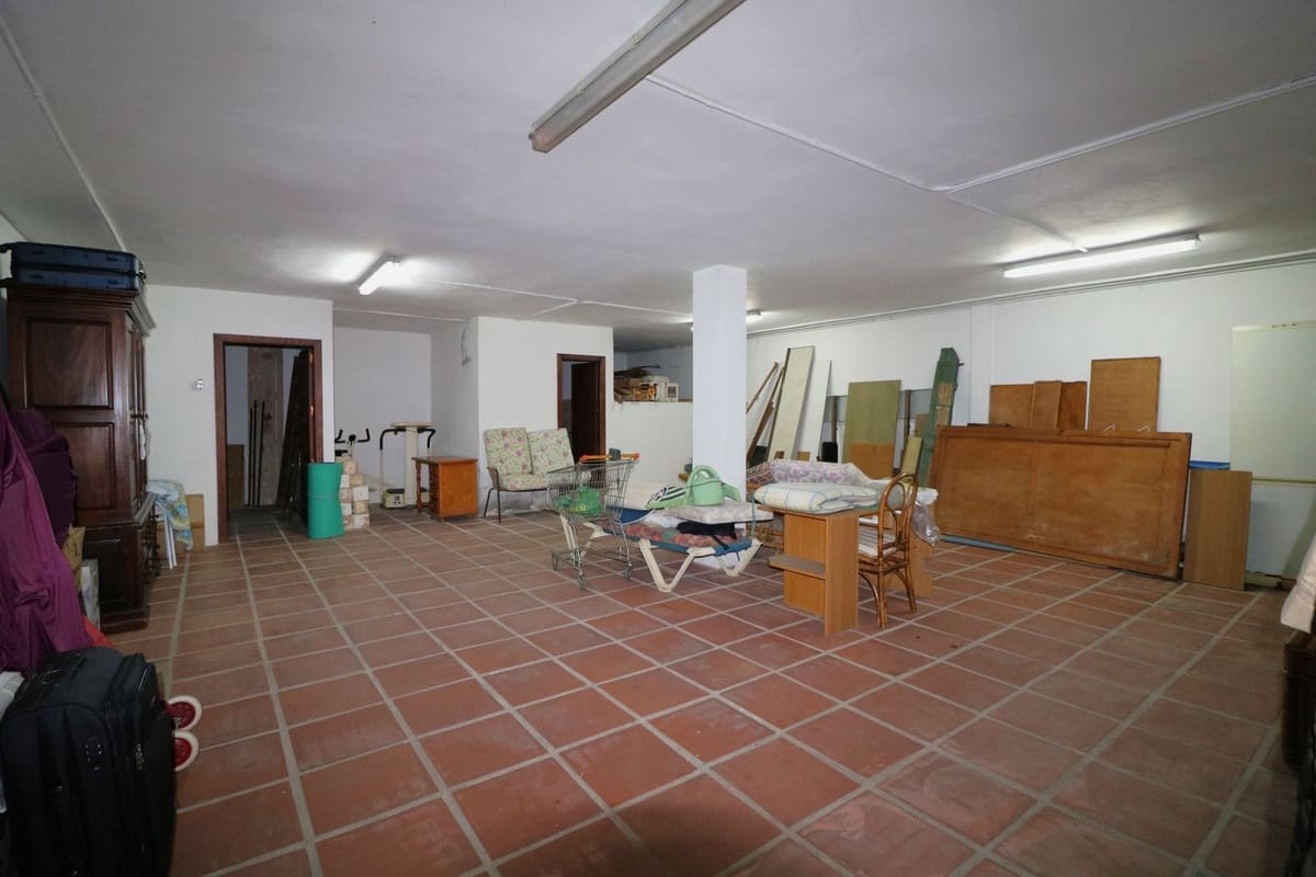 4 sypialnia Willa na sprzedaż w Elviria z basenem garażem - 1 250 000 € (Ref: 10057397)
