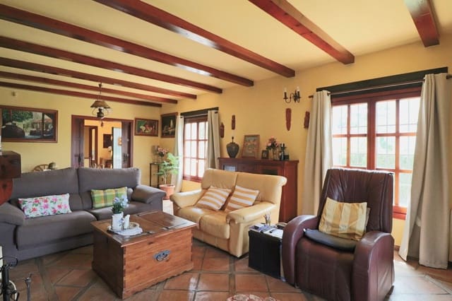 4 sypialnia Willa na sprzedaż w Elviria, Marbella z basenem garażem - 1 250 000 € (Ref: 10057397)