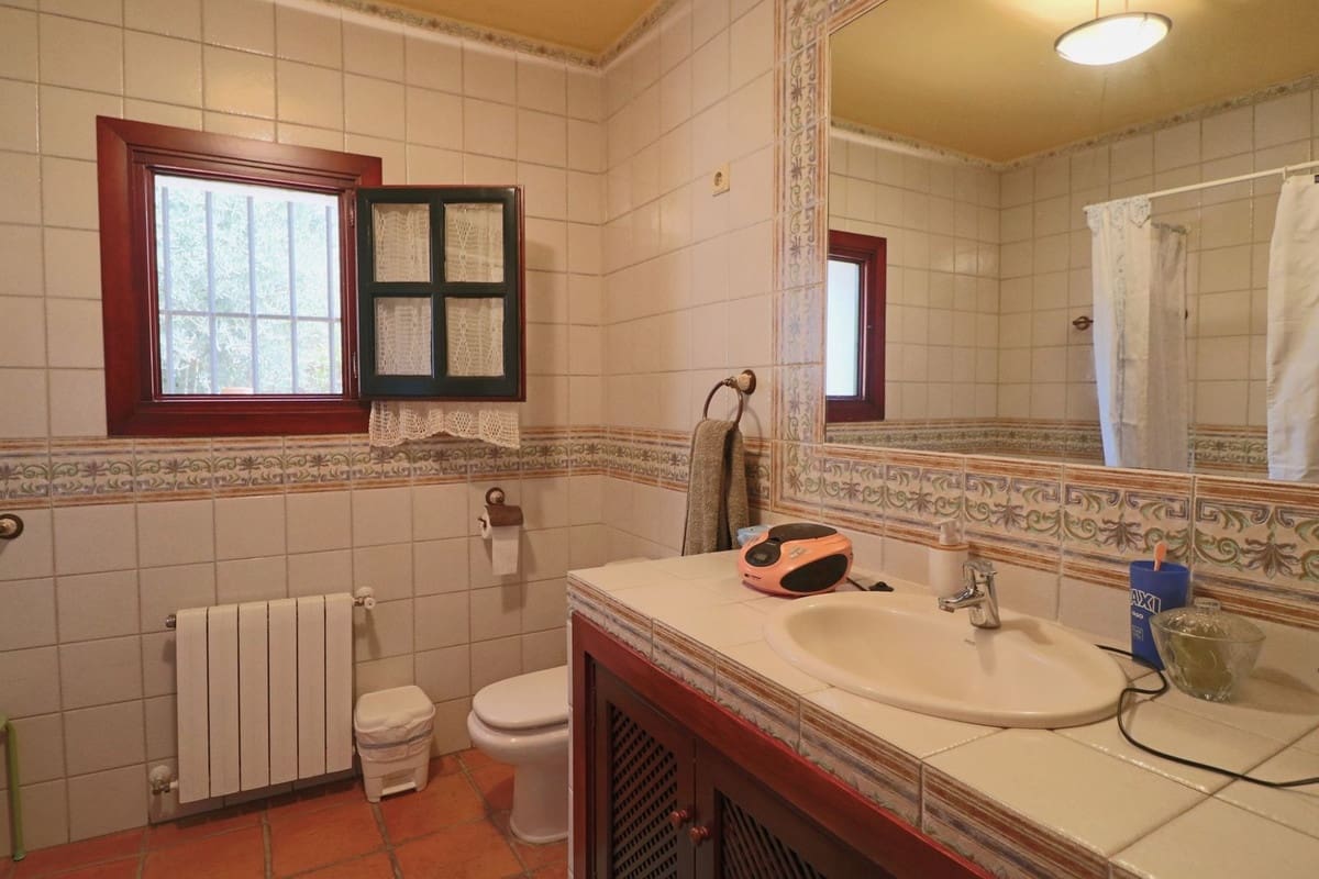4 sypialnia Willa na sprzedaż w Elviria z basenem garażem - 1 250 000 € (Ref: 10057397)