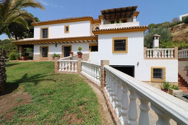 4 sypialnia Willa na sprzedaż w Elviria, Marbella z basenem garażem - 1 250 000 € (Ref: 10057397)