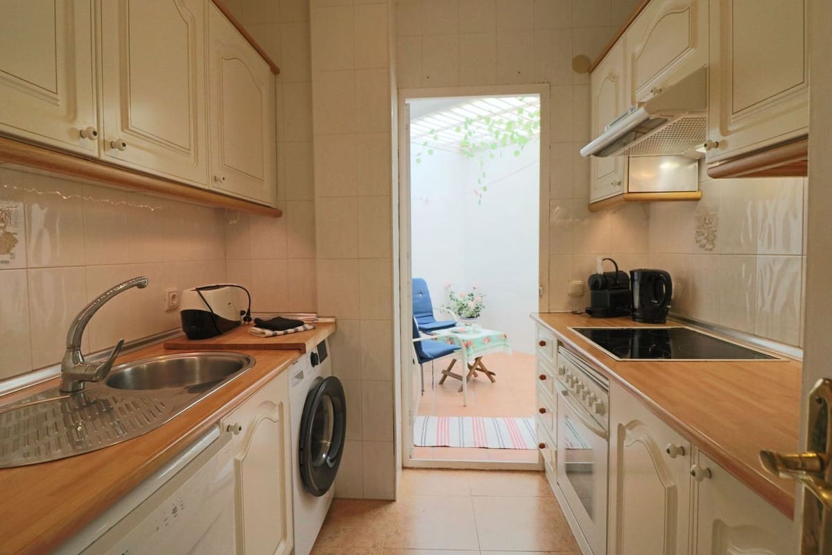 2 soveværelse Lejlighed til salg i Calahonda med swimmingpool - € 299.000 (Ref: 10057398)
