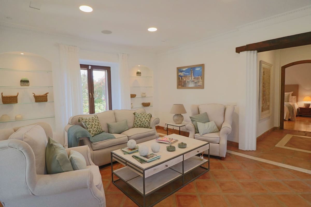 7 sypialnia Finka/Dom wiejski na sprzedaż w La Mairena z basenem garażem - 7 975 000 € (Ref: 10057399)