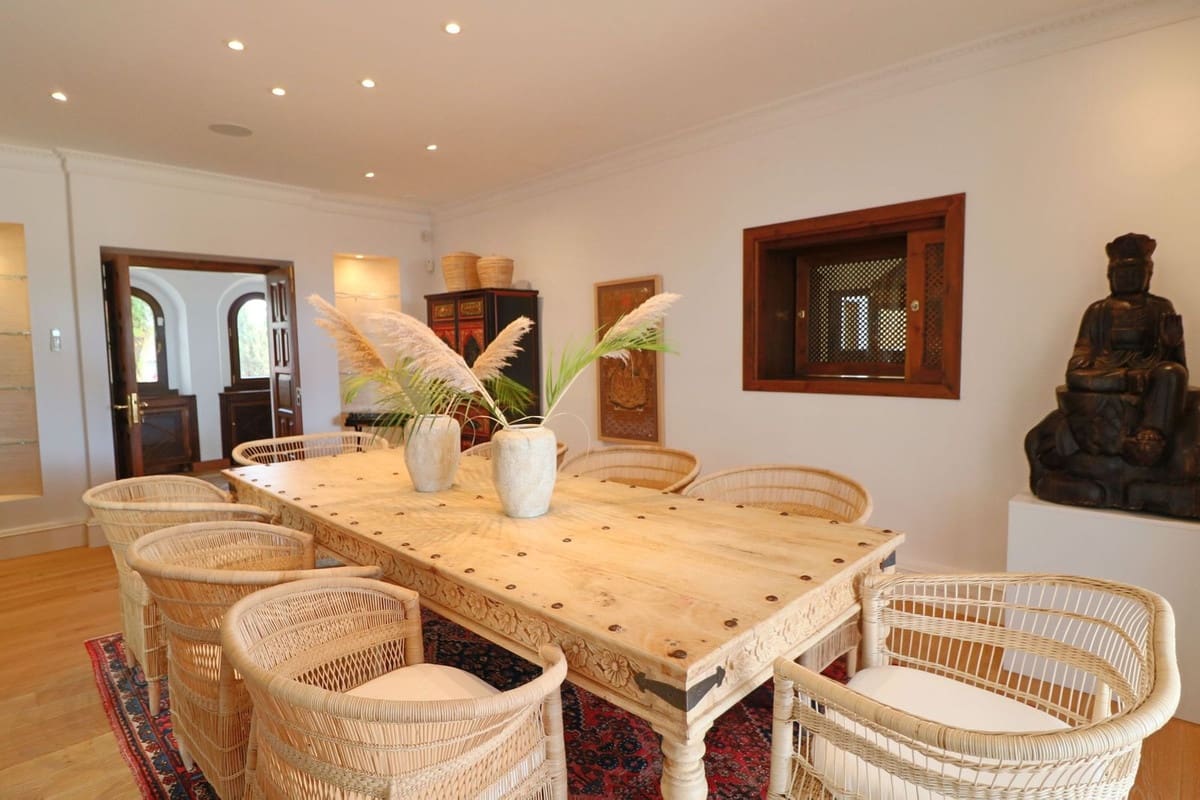 7 sypialnia Finka/Dom wiejski na sprzedaż w La Mairena z basenem garażem - 7 975 000 € (Ref: 10057399)