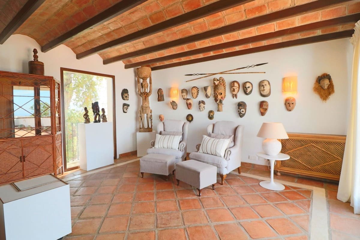 7 sypialnia Finka/Dom wiejski na sprzedaż w La Mairena z basenem garażem - 7 975 000 € (Ref: 10057399)