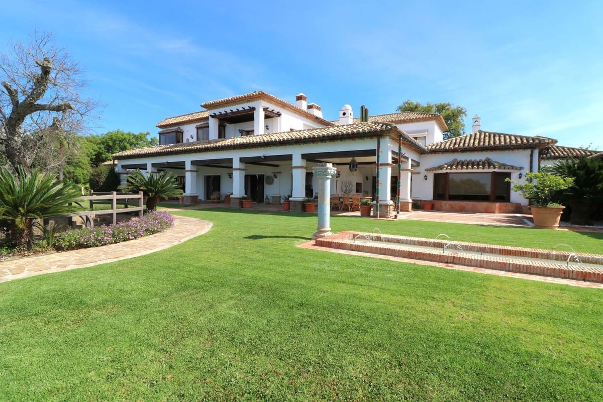 7 sypialnia Finka/Dom wiejski na sprzedaż w La Mairena z basenem garażem - 7 975 000 € (Ref: 10057399)