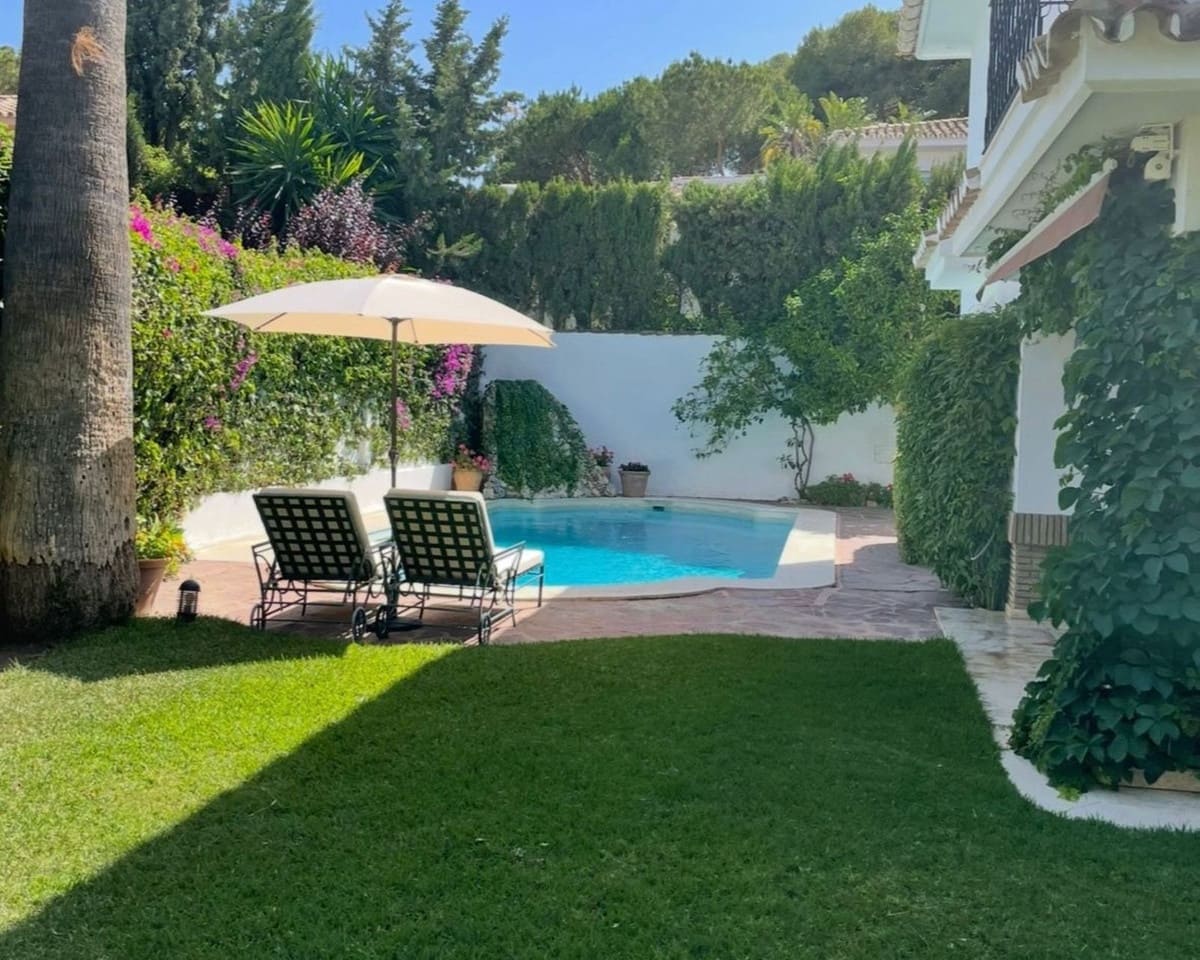 Chalet de 5 habitaciones en Los Monteros en venta con piscina garaje - 3.900.000 € (Ref: 10057400)