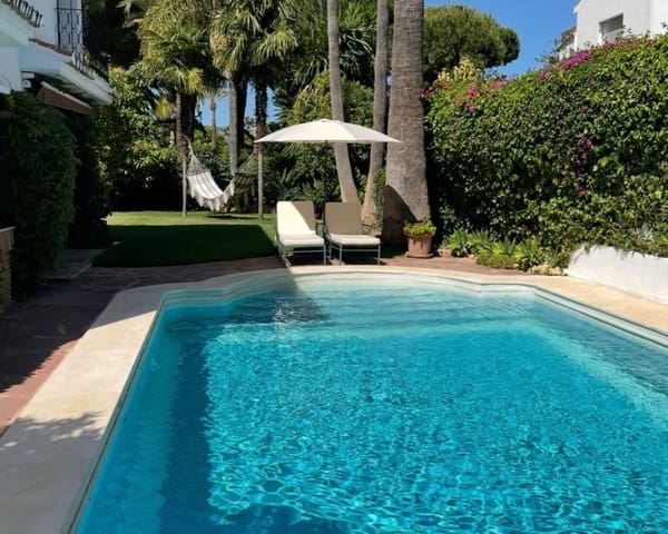 Chalet de 5 habitaciones en Los Monteros, Marbella en venta con piscina garaje - 3.900.000 € (Ref: 10057400)