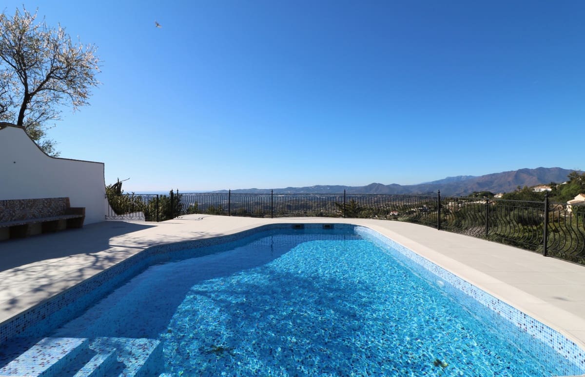 7 sovrum Villa till salu i Mijas med pool garage - 1 697 000 € (Ref: 10057403)