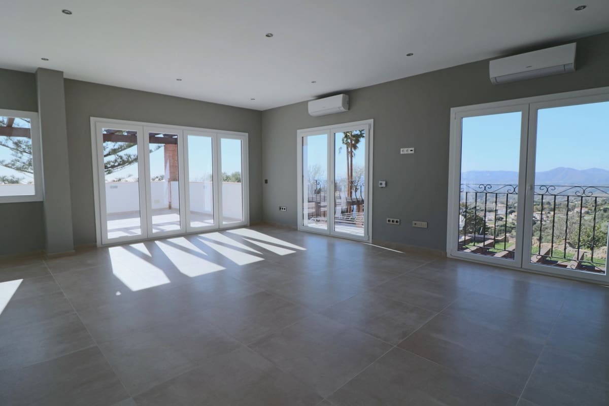 7 sovrum Villa till salu i Mijas med pool garage - 1 697 000 € (Ref: 10057403)