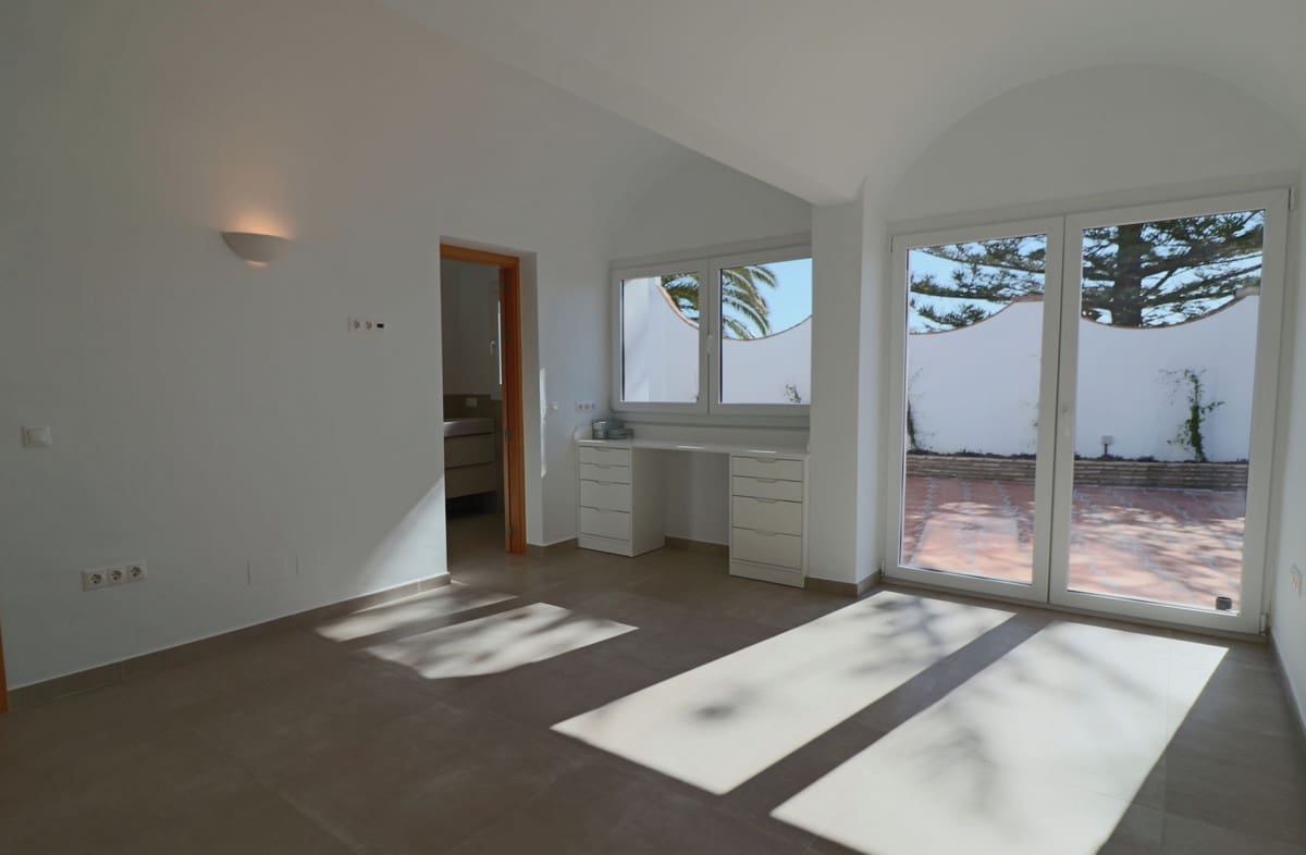 7 sovrum Villa till salu i Mijas med pool garage - 1 697 000 € (Ref: 10057403)