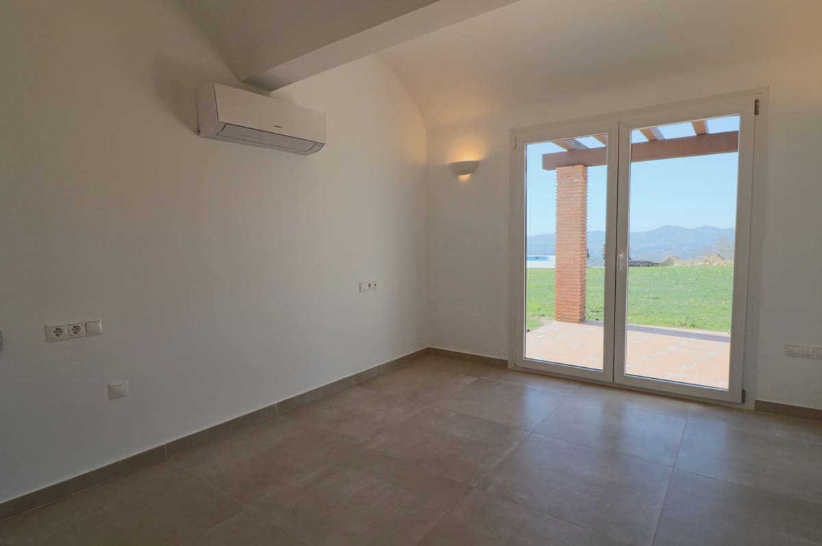 7 sovrum Villa till salu i Mijas med pool garage - 1 697 000 € (Ref: 10057403)