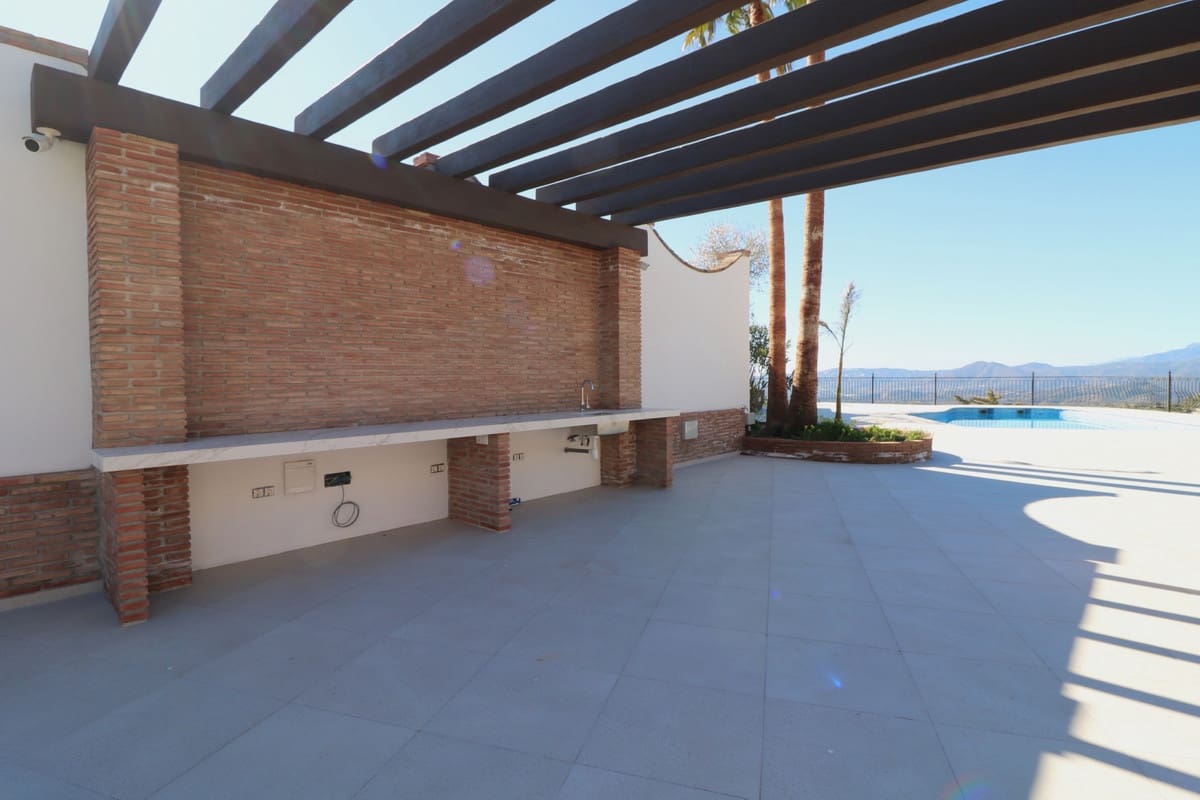 7 sovrum Villa till salu i Mijas med pool garage - 1 697 000 € (Ref: 10057403)