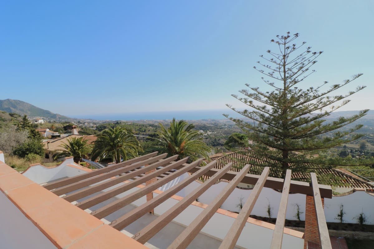 7 sovrum Villa till salu i Mijas med pool garage - 1 697 000 € (Ref: 10057403)