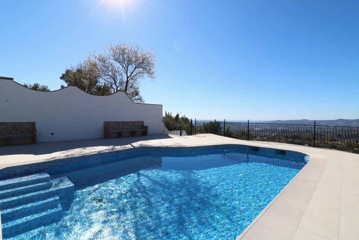 7 sovrum Villa till salu i Mijas med pool garage - 1 697 000 € (Ref: 10057403)