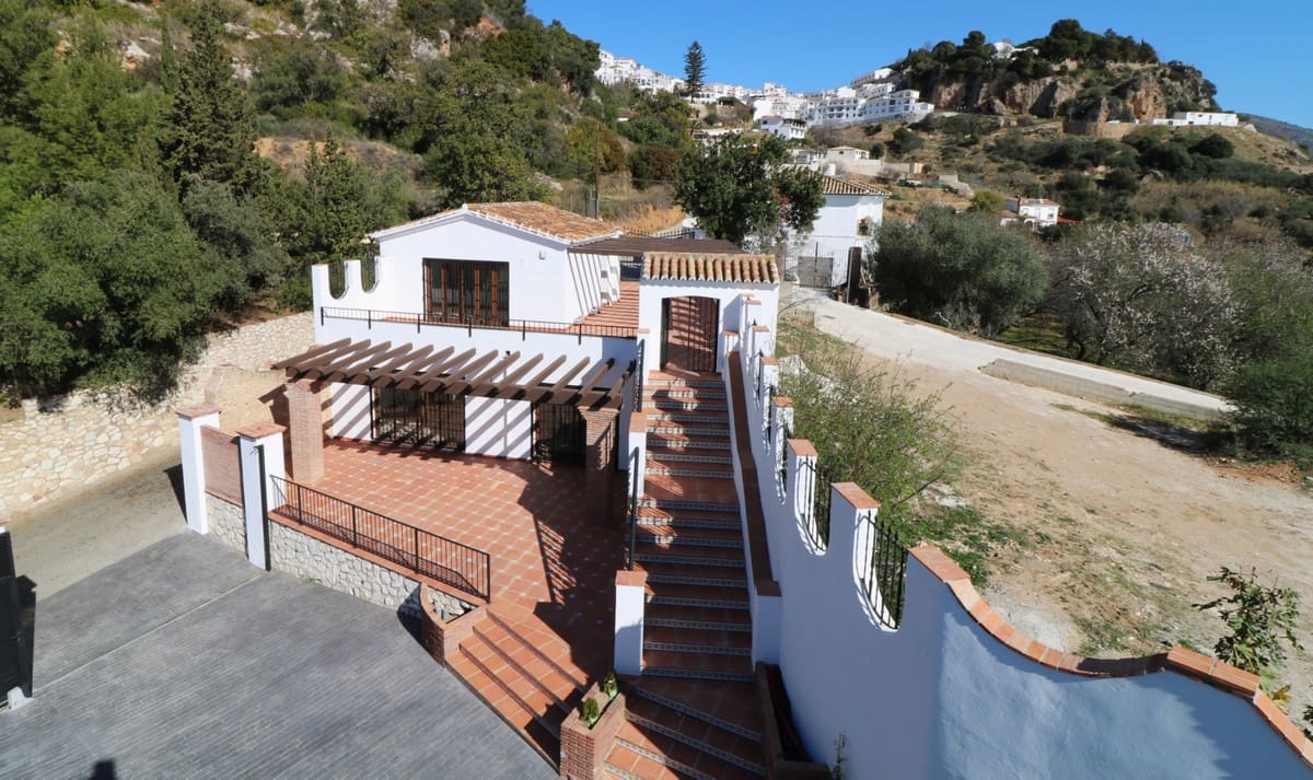 7 sovrum Villa till salu i Mijas med pool garage - 1 697 000 € (Ref: 10057403)