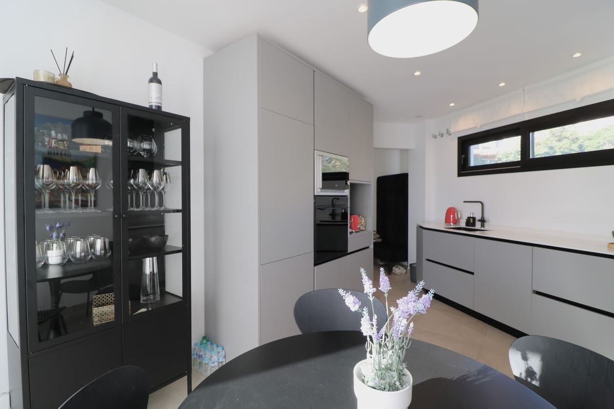 4 soverom Kjedet enebolig til salgs i Fuengirola med svømmebasseng garasje - € 795 000 (Ref: 10057404)