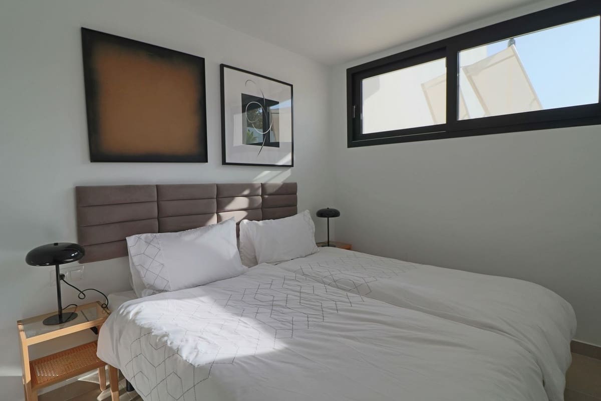4 soverom Kjedet enebolig til salgs i Fuengirola med svømmebasseng garasje - € 795 000 (Ref: 10057404)