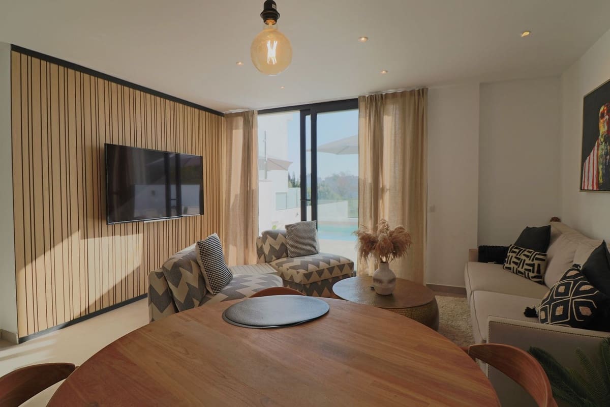 4 soverom Kjedet enebolig til salgs i Fuengirola med svømmebasseng garasje - € 795 000 (Ref: 10057404)
