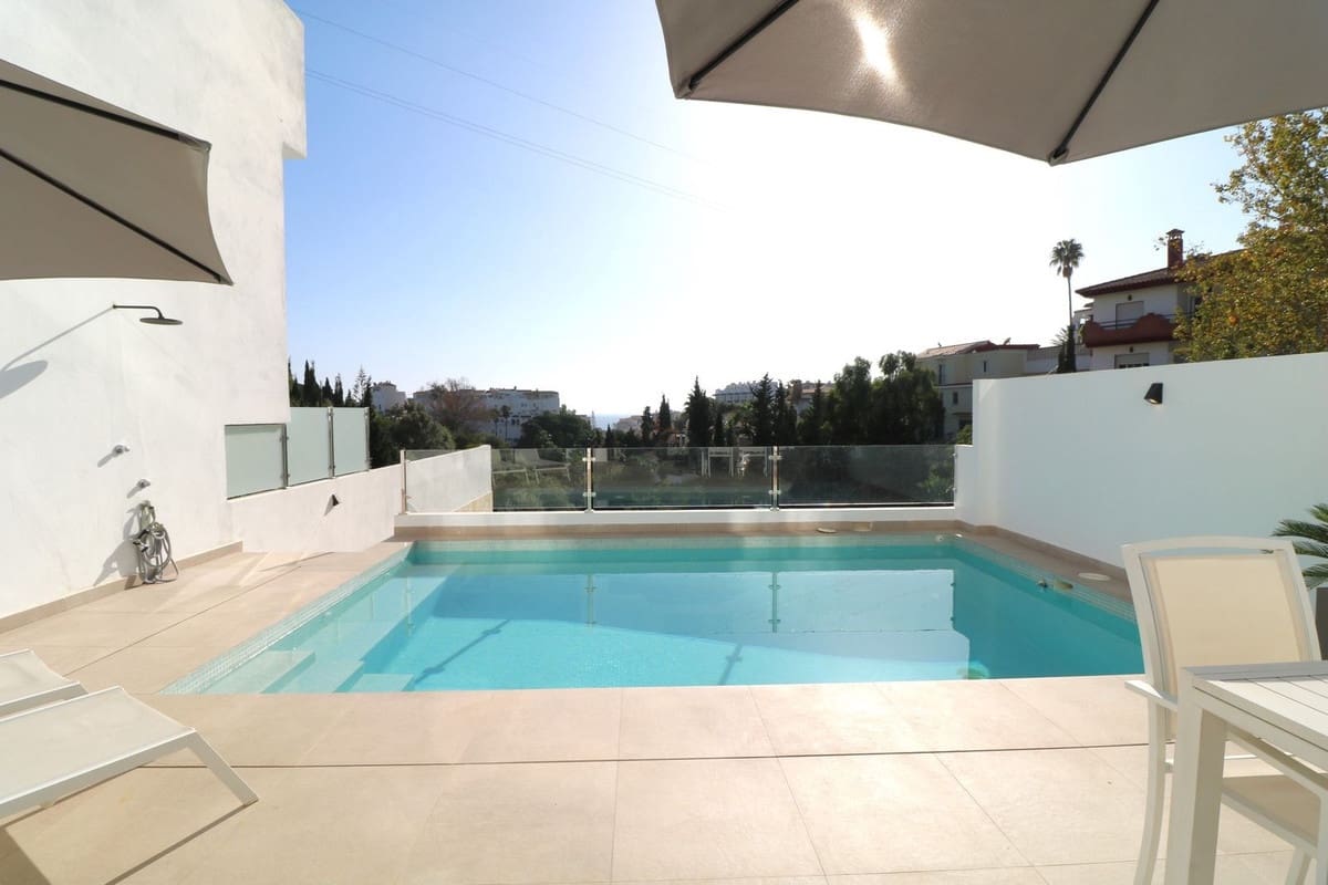 4 soverom Kjedet enebolig til salgs i Fuengirola med svømmebasseng garasje - € 795 000 (Ref: 10057404)