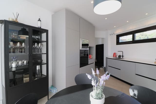 Pareado de 4 habitaciones en Fuengirola en venta con piscina garaje - 795.000 € (Ref: 10057404)