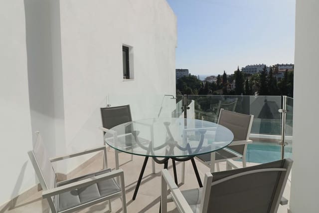 Pareado de 4 habitaciones en Fuengirola en venta con piscina garaje - 795.000 € (Ref: 10057404)