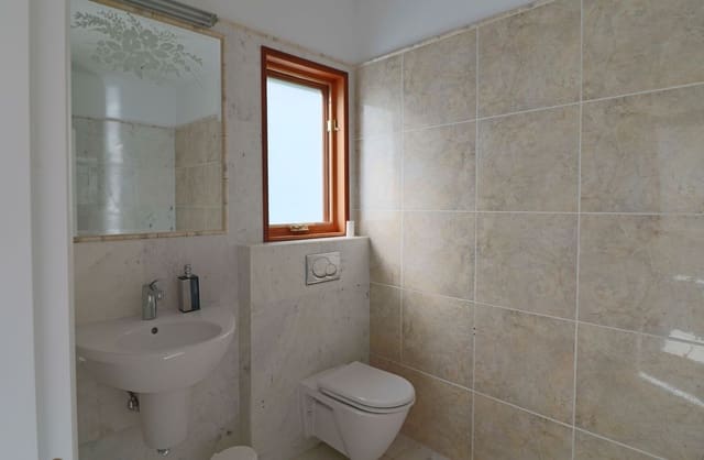 7 quarto Moradia para venda em Benahavís com piscina garagem - 1 779 500 € (Ref: 10057405)