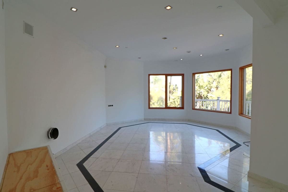 7 Zimmer Villa zu verkaufen in Benahavis mit Pool Garage - 1.779.500 € (Ref: 10057405)