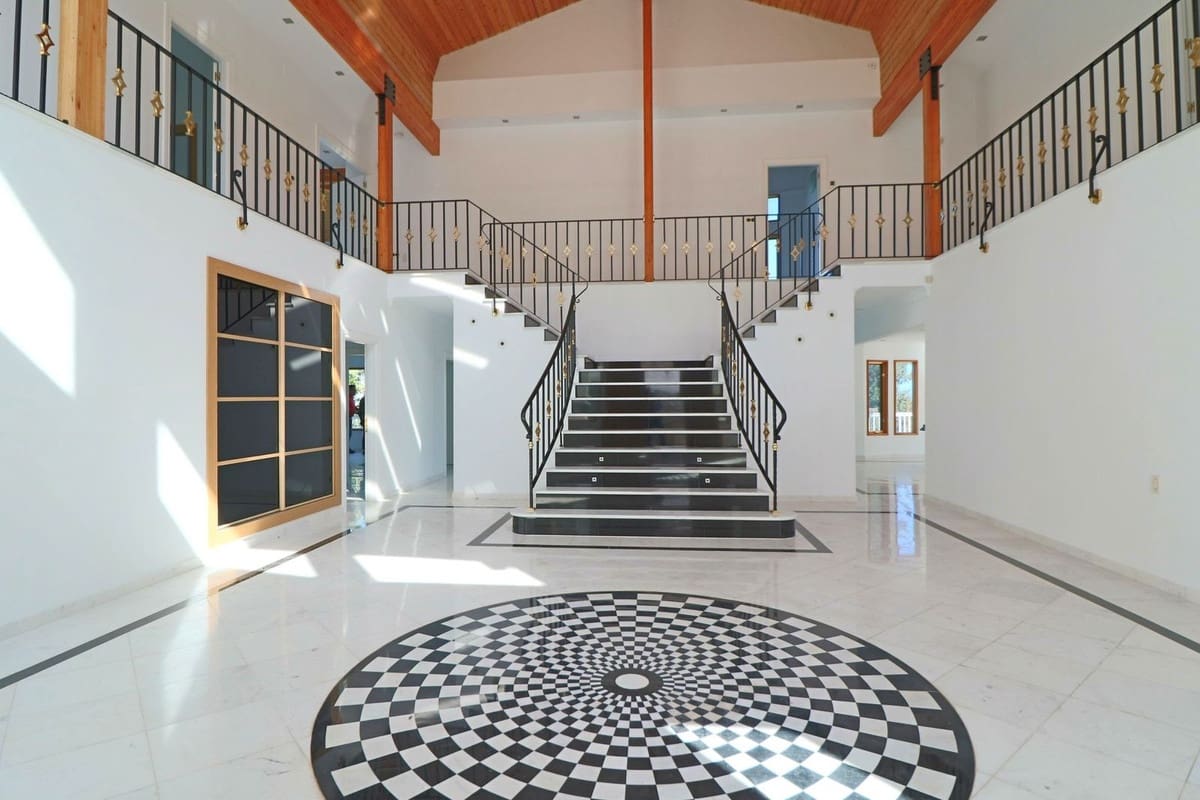 7 Zimmer Villa zu verkaufen in Benahavis mit Pool Garage - 1.779.500 € (Ref: 10057405)