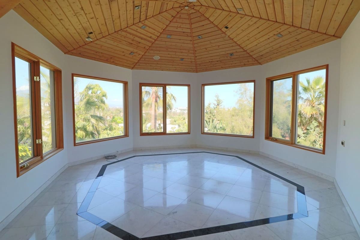 7 Zimmer Villa zu verkaufen in Benahavis mit Pool Garage - 1.779.500 € (Ref: 10057405)