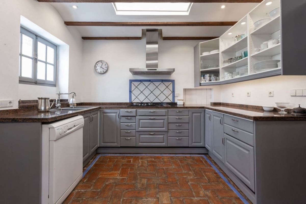 4 Zimmer Villa zu verkaufen in Guadalmina mit Pool Garage - 3.800.000 € (Ref: 10057408)