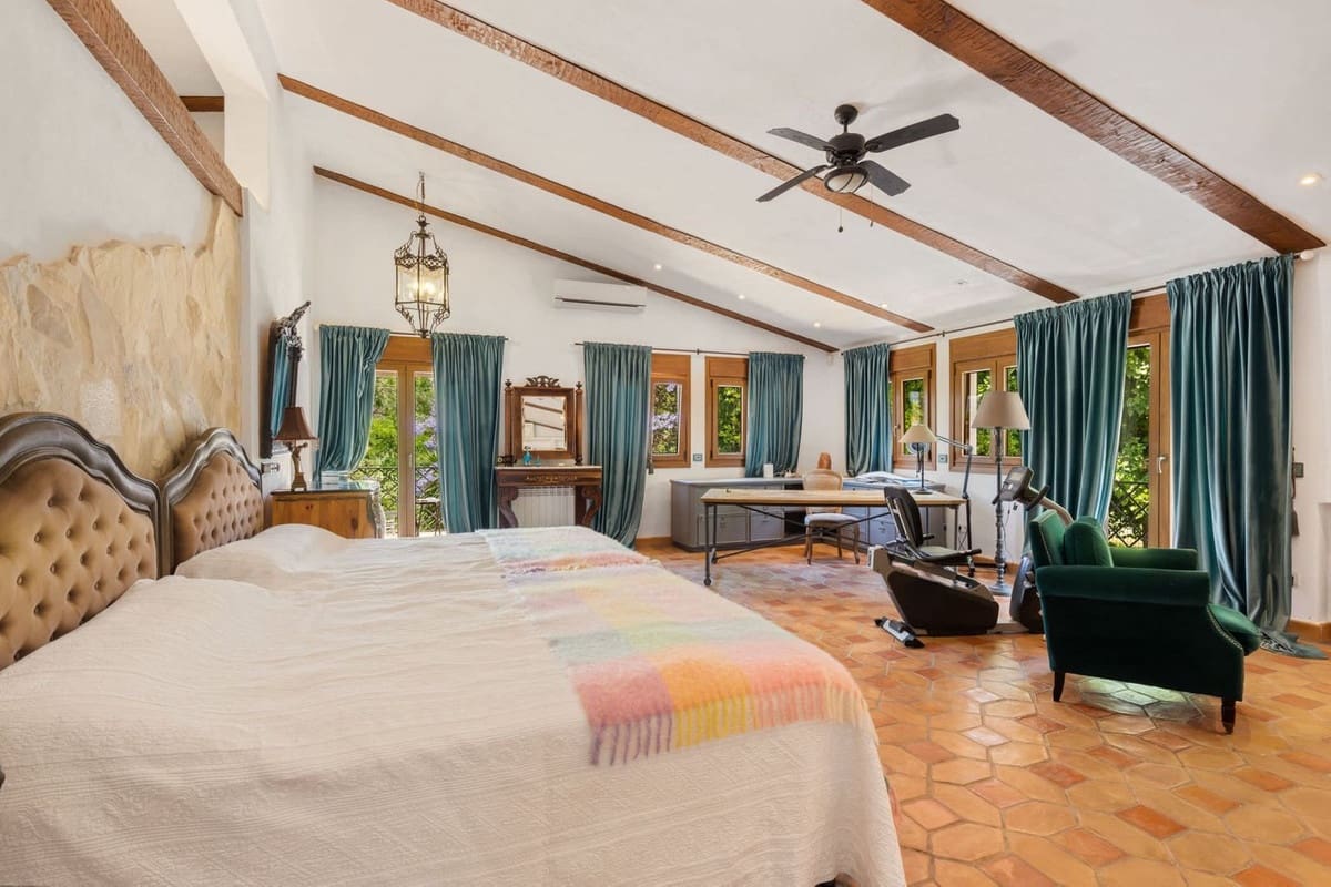 4 Zimmer Villa zu verkaufen in Guadalmina mit Pool Garage - 3.800.000 € (Ref: 10057408)