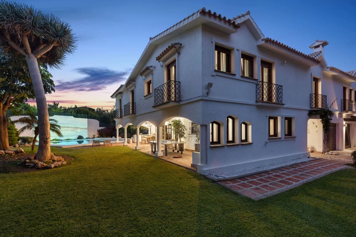 4 Zimmer Villa zu verkaufen in Guadalmina mit Pool Garage - 3.800.000 € (Ref: 10057408)