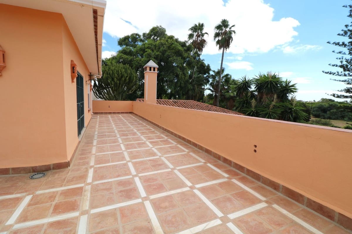 6 quarto Moradia para venda em El Paraiso com piscina garagem - 4 200 000 € (Ref: 10060936)