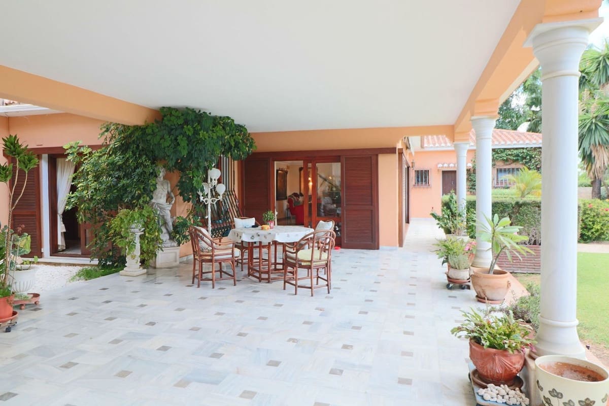 6 quarto Moradia para venda em El Paraiso com piscina garagem - 4 200 000 € (Ref: 10060936)